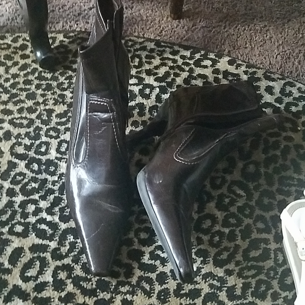 Low cut boot, Tan wedge